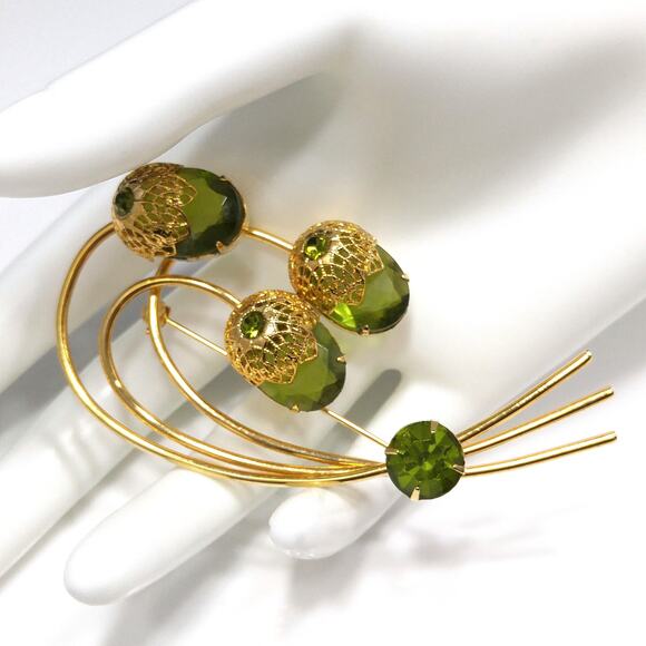 Sarah Coventry Touch of Elegance Green Crystal Brooch Gold Tone 1970s - Picture 9 of 10